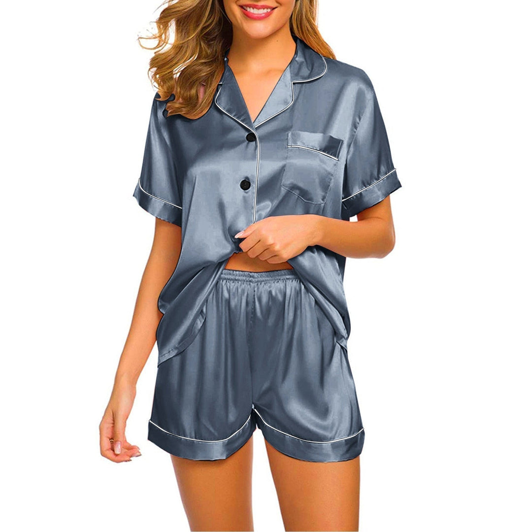Comfortable women's pyjama set with button-front top & shorts. Ideal two-piece sleepwear for lounge.