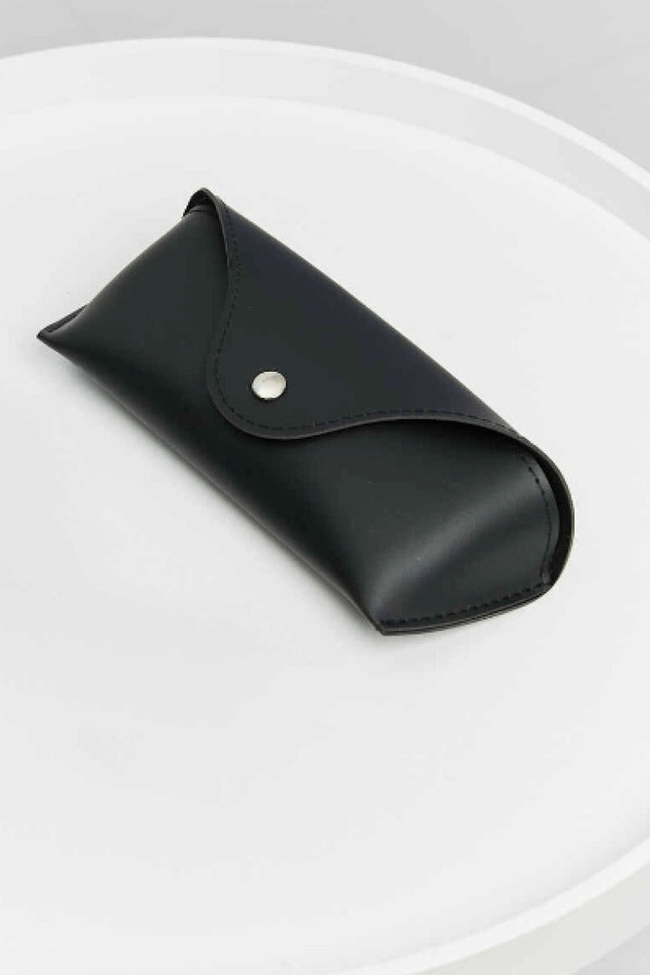 Must-have women's round UV400 sunglasses; a classic accessory for complete UV sun protection.