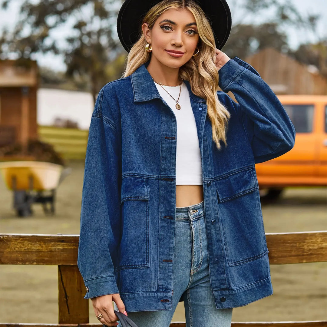 Fashionable women's vintage denim jacket, relaxed fit, classic casual outerwear for all seasons.