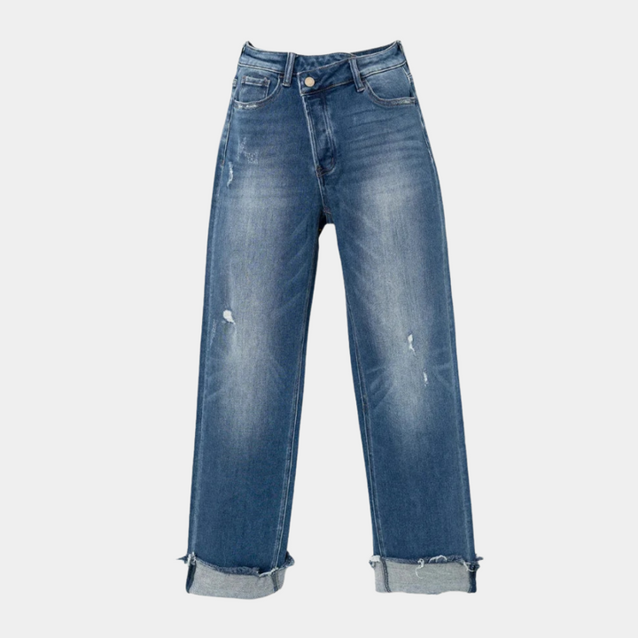 Elise comfortable high-waisted relaxed fit jeans for women, blending modern style with all-day comfort.