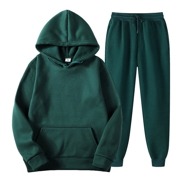 Relaxed fit women's loungewear set. Comfortable jogging outfit for home or errands.