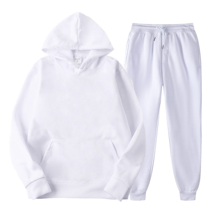 Comfortable women's tracksuit. Stylish jogging set, ideal for active or casual use.
