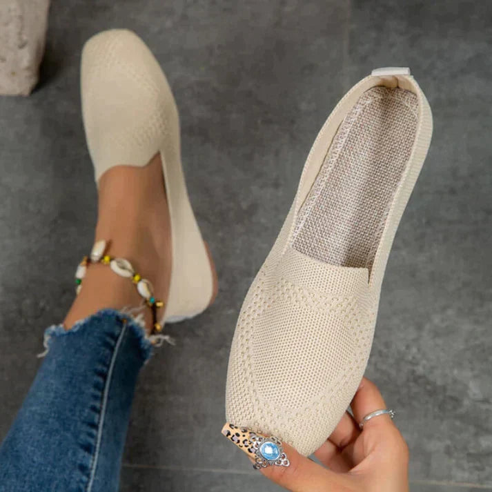 Women's comfortable slip-on loafers in a versatile design, perfect for effortless everyday casual wear.