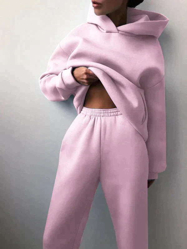 Women's comfortable and trendy two-piece athletic set, perfect for jogging, errands, or lounging.