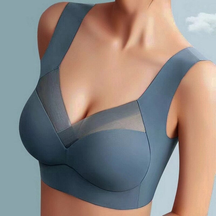 Women's comfortable wireless everyday bra, soft seamless design with gentle support.