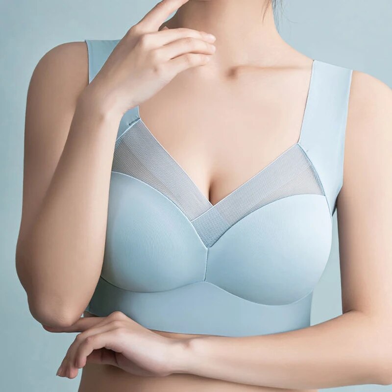 Versatile women's everyday bra, provides gentle support & comfortable fit for active daily use.