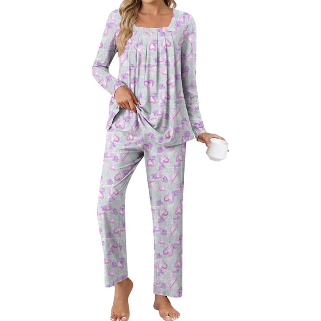 Super soft and cozy women's 2-piece loungewear pajama set, great for autumn nightwear.