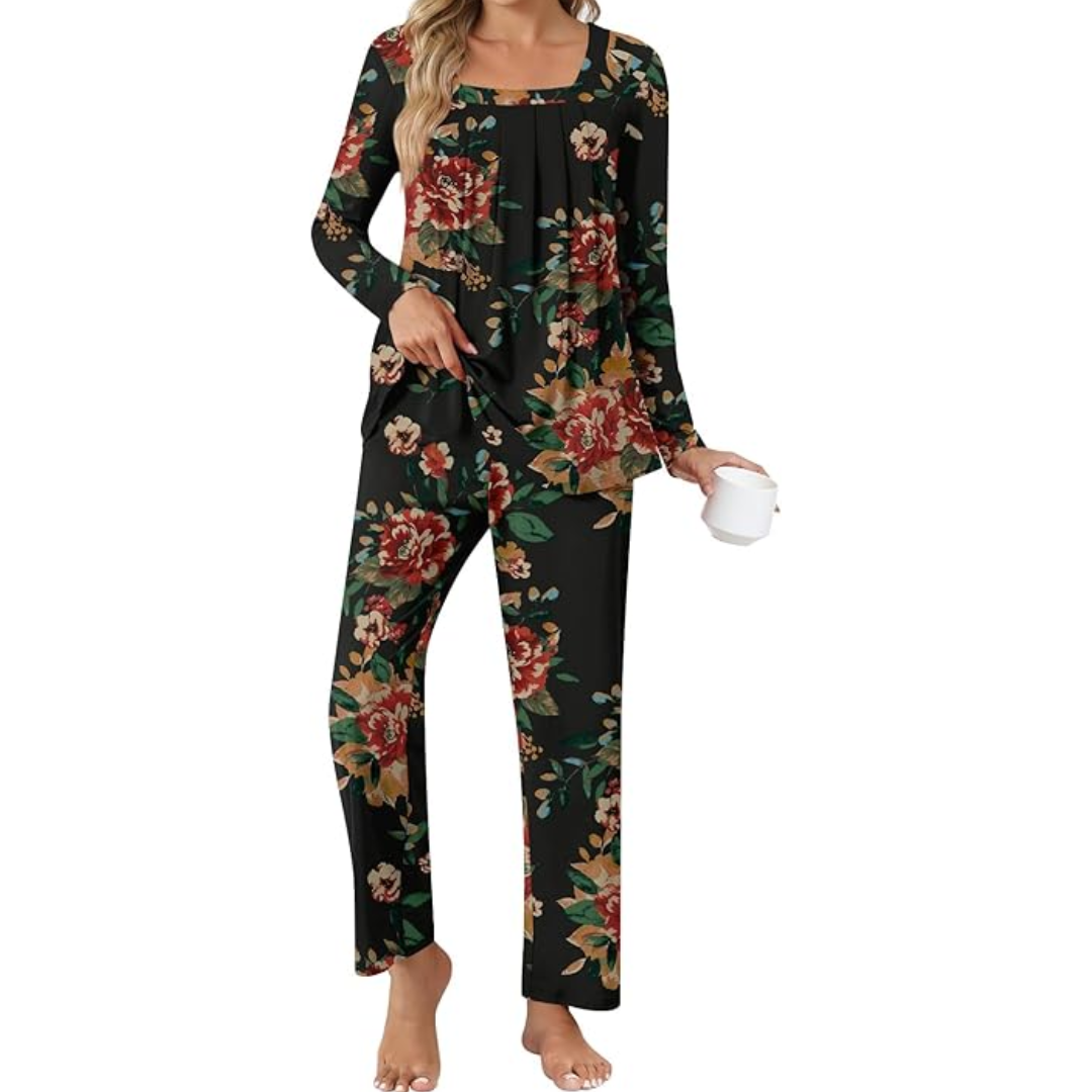 Comfy 2-piece women's pajama set, soft and cozy loungewear with pockets for relaxed fit.