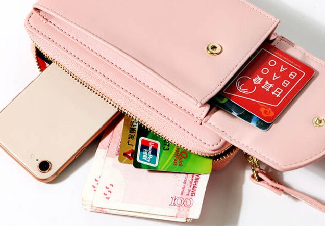 Side profile of a versatile PU leather crossbody bag for daily fashion.