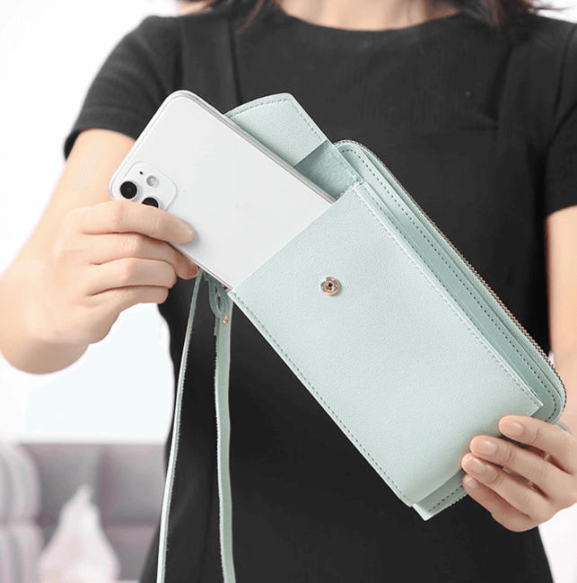 Chic PU leather shoulder purse, ideal for casual outings, adjustable strap.