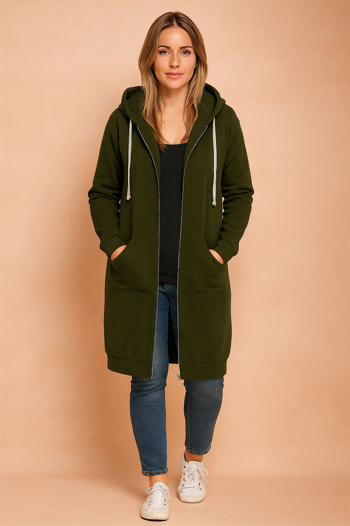 Comfortable women's oversized long sweater, ideal for casual wear.