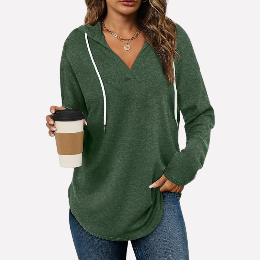 Everyday women's oversized sweatshirt, a soft long sleeve pullover for ultimate coziness.