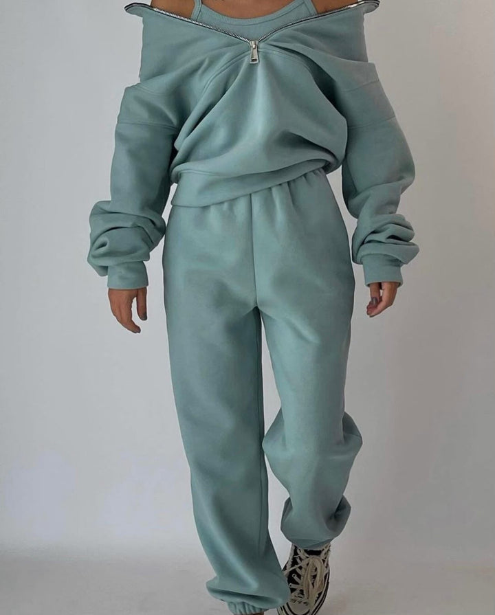 Soft fleece women's lounge set featuring a cozy top & bottoms. Great for ultimate comfort & relaxation wear.
