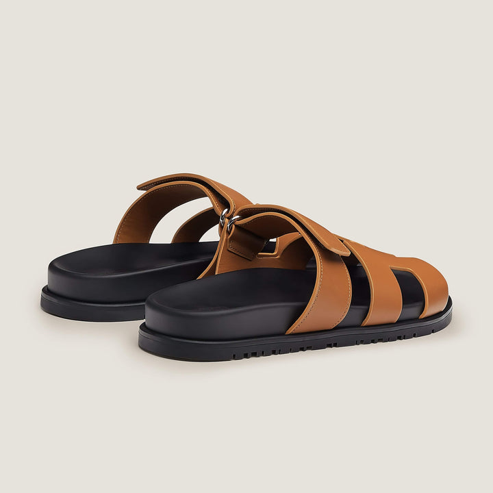 Women's casual flat slip-on sandals. Perfect for summer, offering comfort and style.