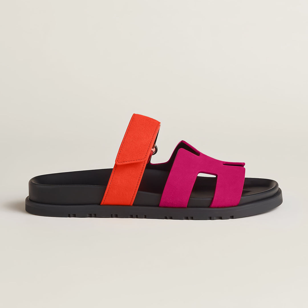Women's flat sandals with cut-out detail. Easy slip-on for a comfortable, stylish summer.