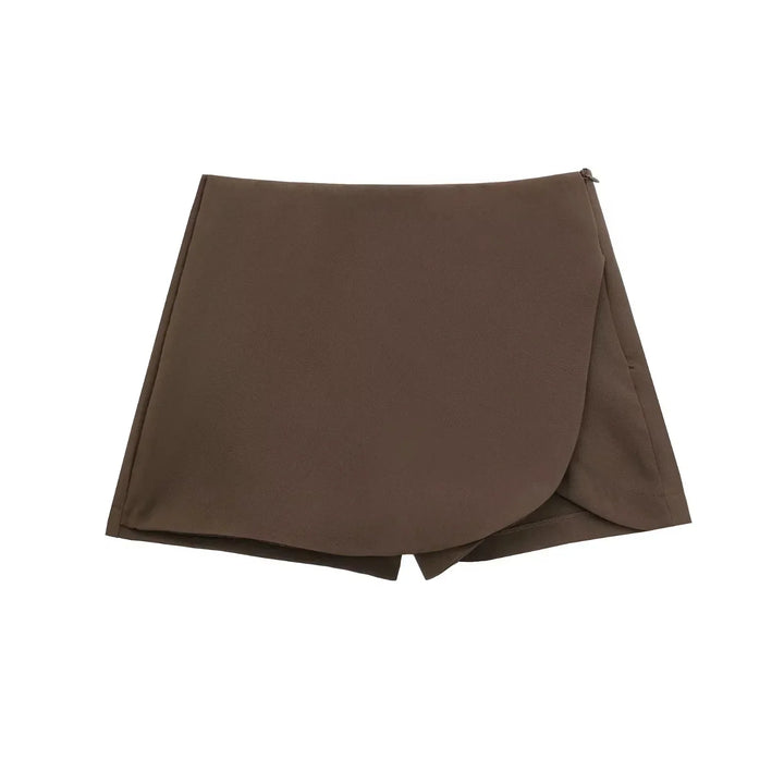 Trendy high-waist asymmetric mini skirt for women, a versatile streetwear bottom.