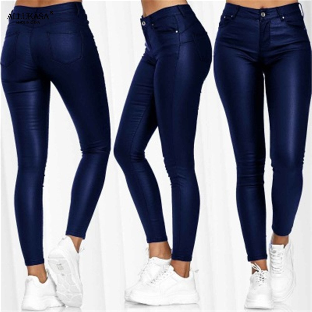 Elegant high waist leather skinny fit trousers for women. Stretch comfort, perfect for fall fashion.
