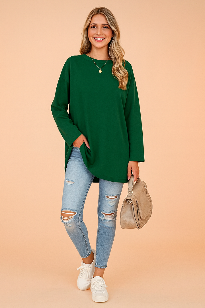 Cozy women's oversized sweater, perfect for chic fall and warm winter outfits.