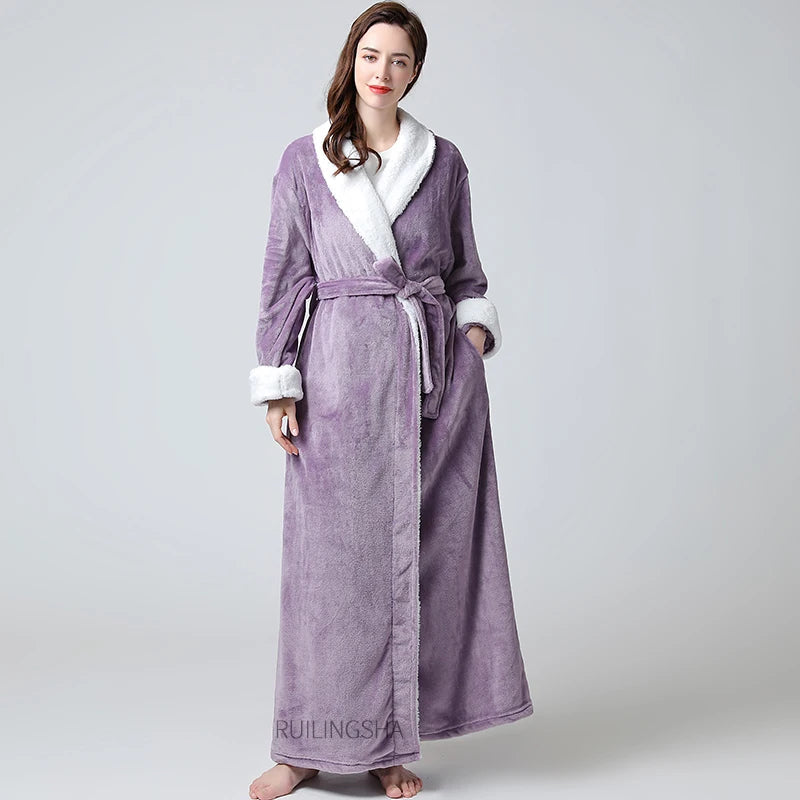 Cozy winter Indy Liebe Nest bathrobe for women, plush & warm comfort.