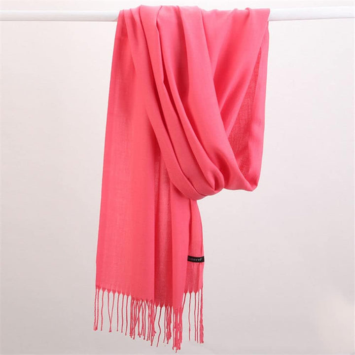 Luxurious women's cashmere wrap, perfect for winter elegance and supreme warmth.