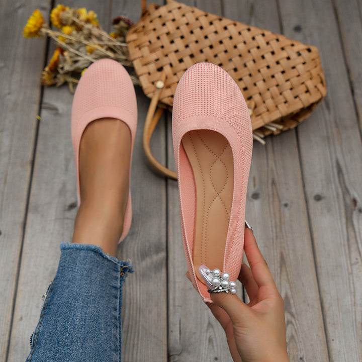 Mia orthopedic comfort ballerinas for women, featuring a timeless design and essential foot support.