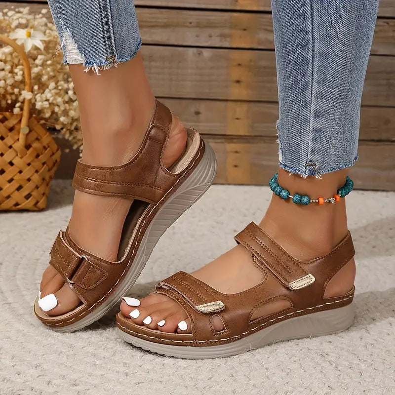 Versatile women's casual orthopedic sandals with excellent arch support, ideal for summer daily wear.