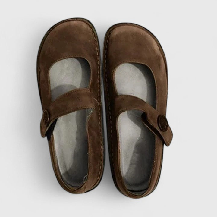 Everyday women's supportive footwear, ideal for walking and long-lasting comfort.