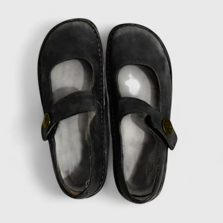 Women's shoes with arch support, perfect for comfort, stability & pain relief.