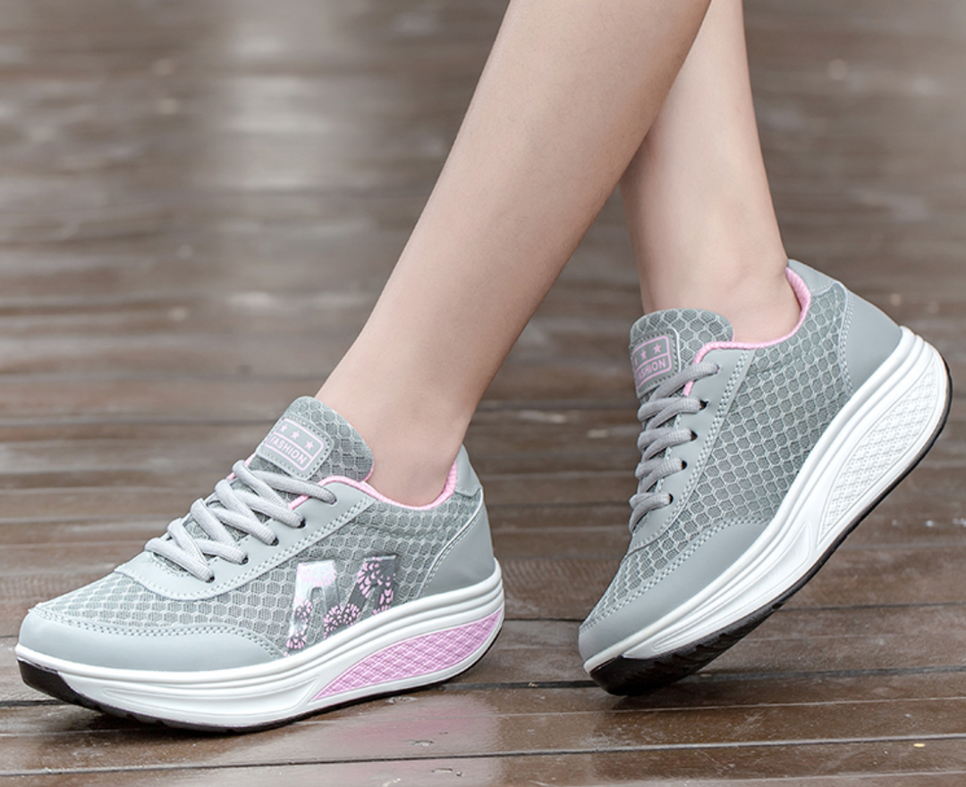 Close-up of women's orthopedic walking sneakers, featuring comfort & pain relief for active everyday use.