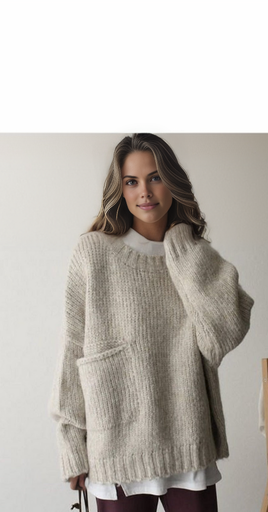 Fashionable women's oversized jumper, ideal for autumn comfort, casual elegance, and layering.