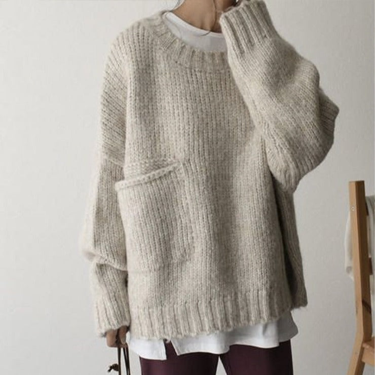 Autumn style women's oversized jumper, a comfortable long sleeve top for everyday wear.