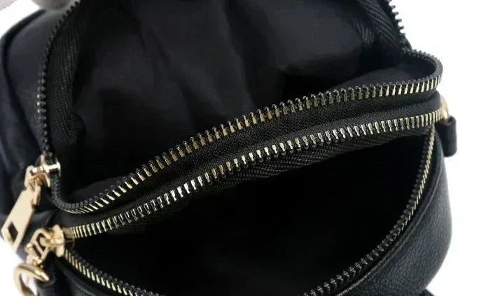 Versatile retro leather women's shoulder bag, a stylish vintage handbag for elegant everyday fashion.