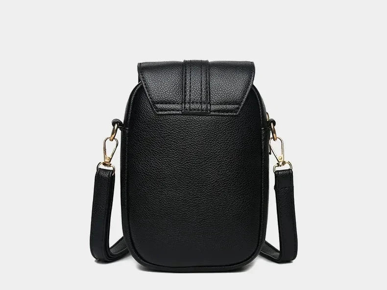 Retro style women's genuine leather shoulder bag, a vintage handbag that adds classic elegance to any outfit.