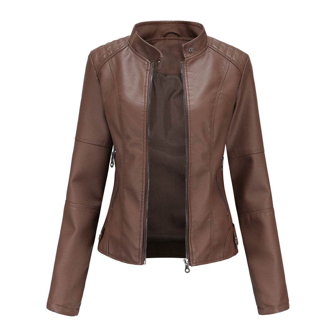 Chic dark brown fitted leather jacket for women, a classic and versatile piece for a sophisticated and elegant style.