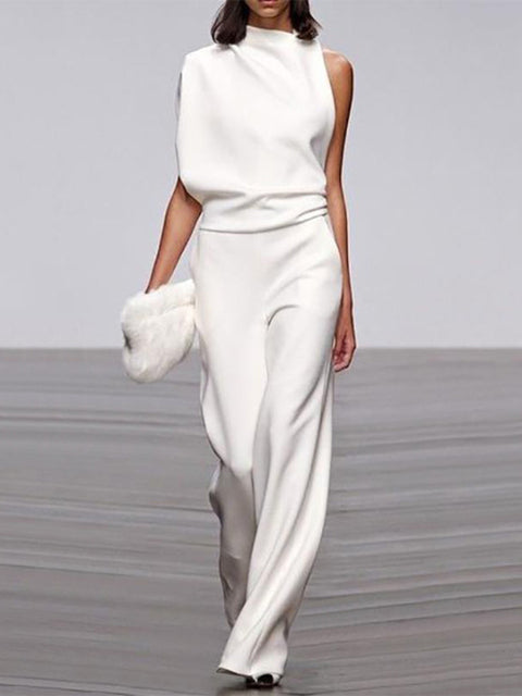 Elegant women's sleeveless wide-leg jumpsuit, a comfortable and flowing one-piece for summer events.