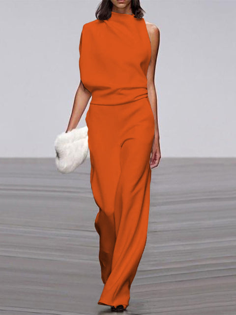 Versatile women's sleeveless wide-leg jumpsuit, easily transitions from casual summer day to elegant evening.