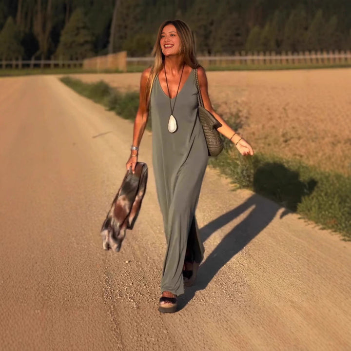 Women's sleeveless summer maxi dress for effortless comfort and everyday style.