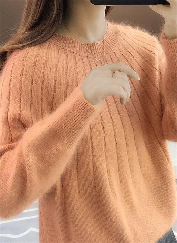 Stylish women's Sofie long sleeve cashmere knit sweater, a comfortable and elegant jumper for fall & winter.