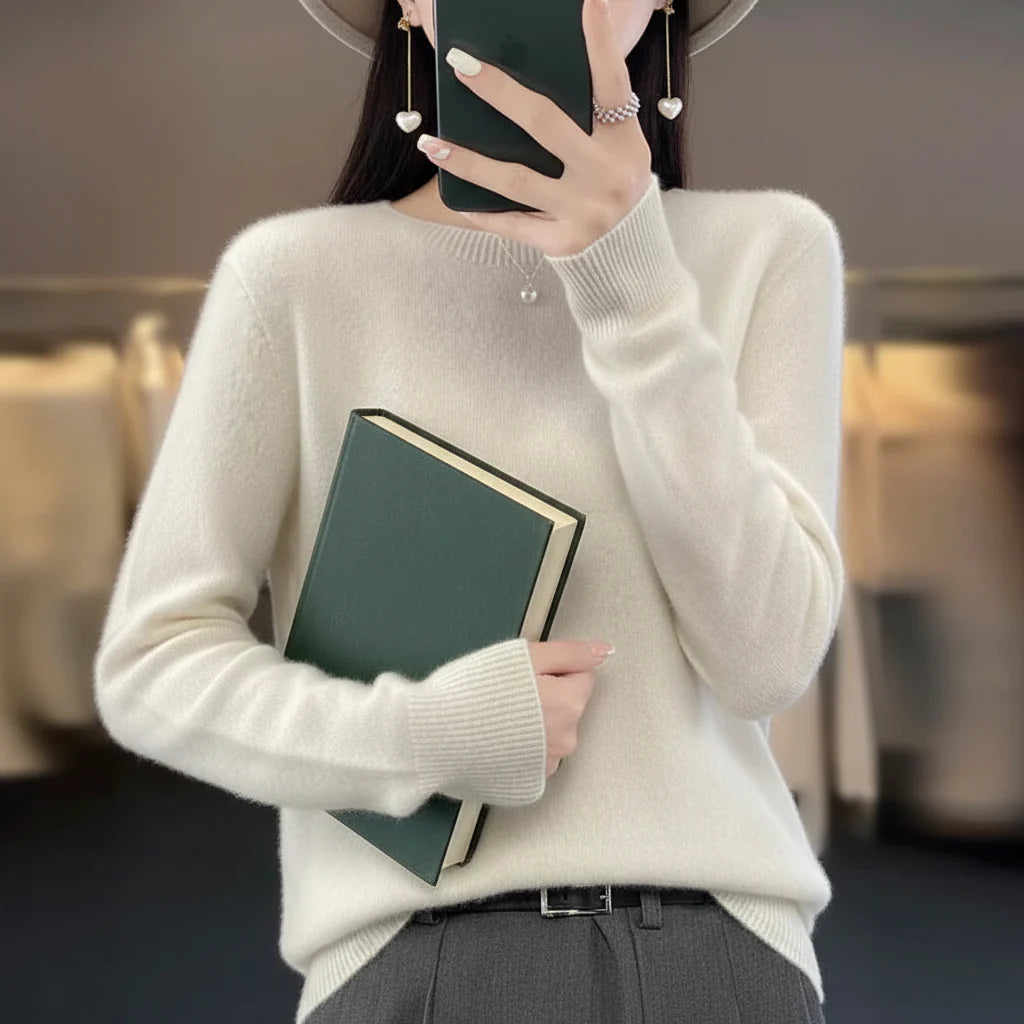Soft women's casual crewneck sweater, a cozy pullover for everyday warmth & autumn fashion.