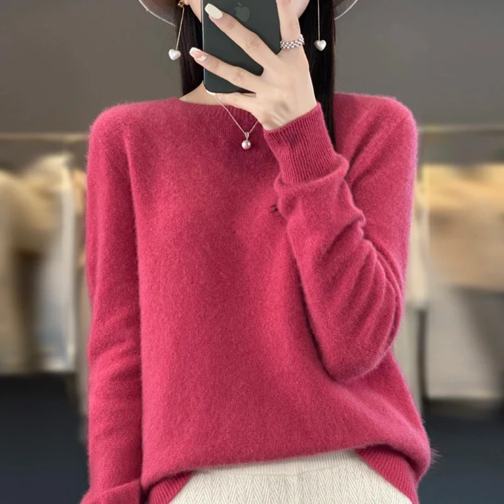 Stylish women's pullover crewneck, soft knit sweater for ultimate warmth & autumn comfort.