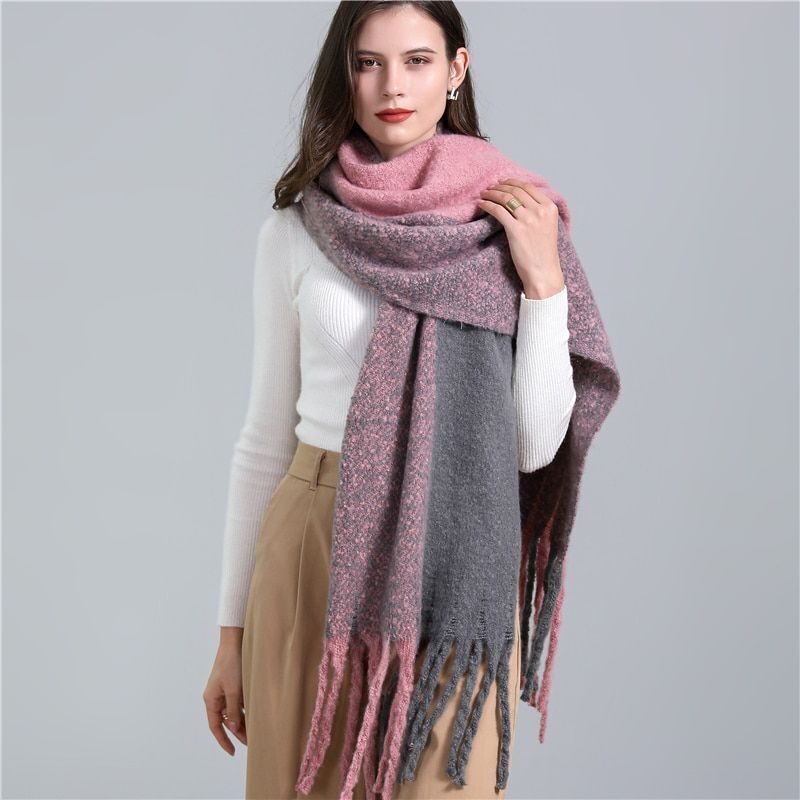 Premium women's winter scarf, checked cashmere for ultimate luxury and comfort.