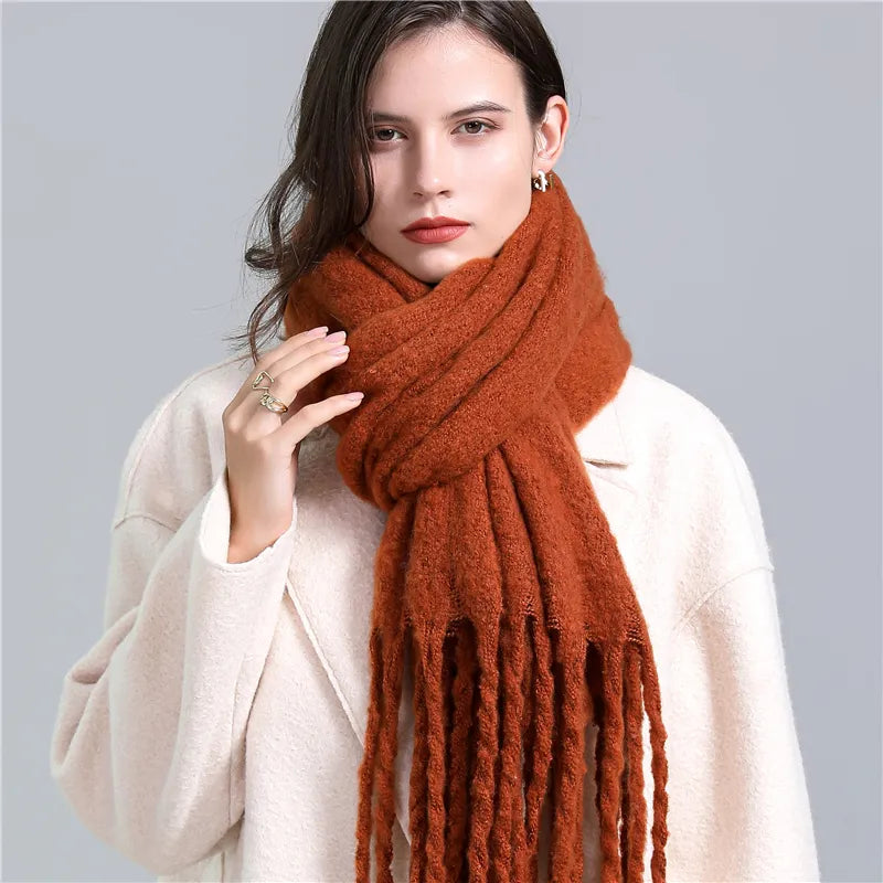 Warm women's cashmere plaid scarf, ideal for cold weather, a chic accessory.