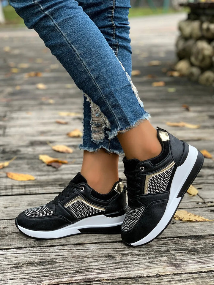 Women's sparkling platform sneakers with rhinestones, perfect for trendy casual wear.