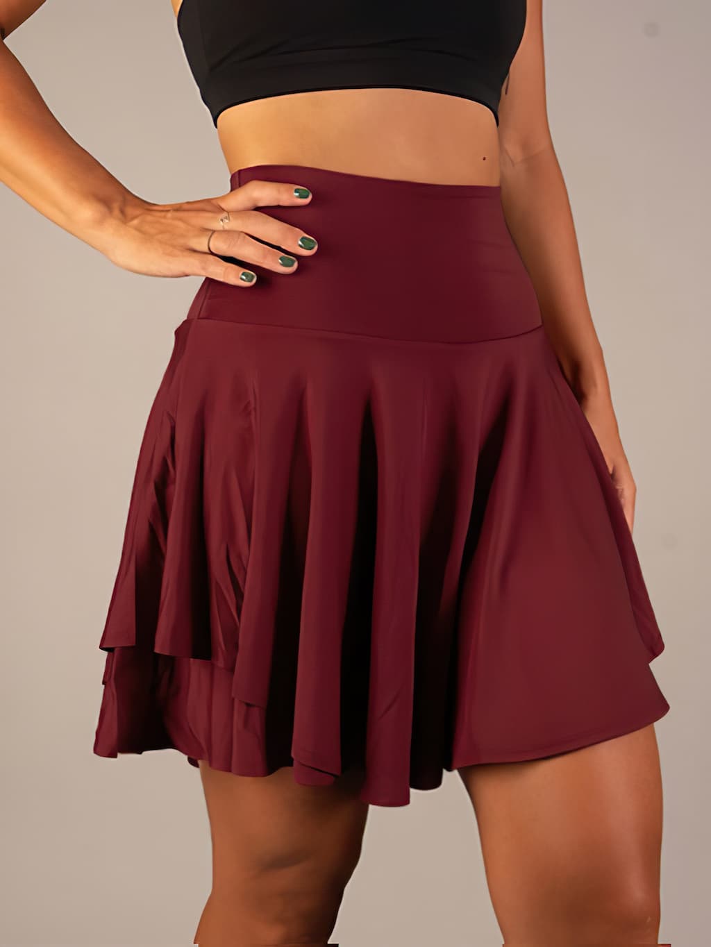 Embrace movement & storage with this women's sporty tennis skirt, integrated shorts & hidden pockets.