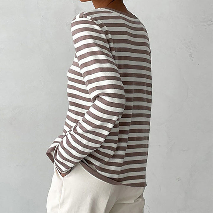 Women's fashion striped knit sweater, long sleeve crewneck for a chic, relaxed fall/winter look.
