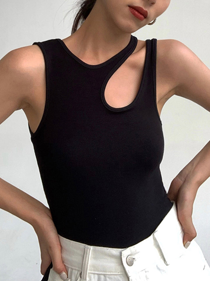 Versatile women's cutout tank top. Sleeveless, asymmetrical, and chic for effortless summer fashion.