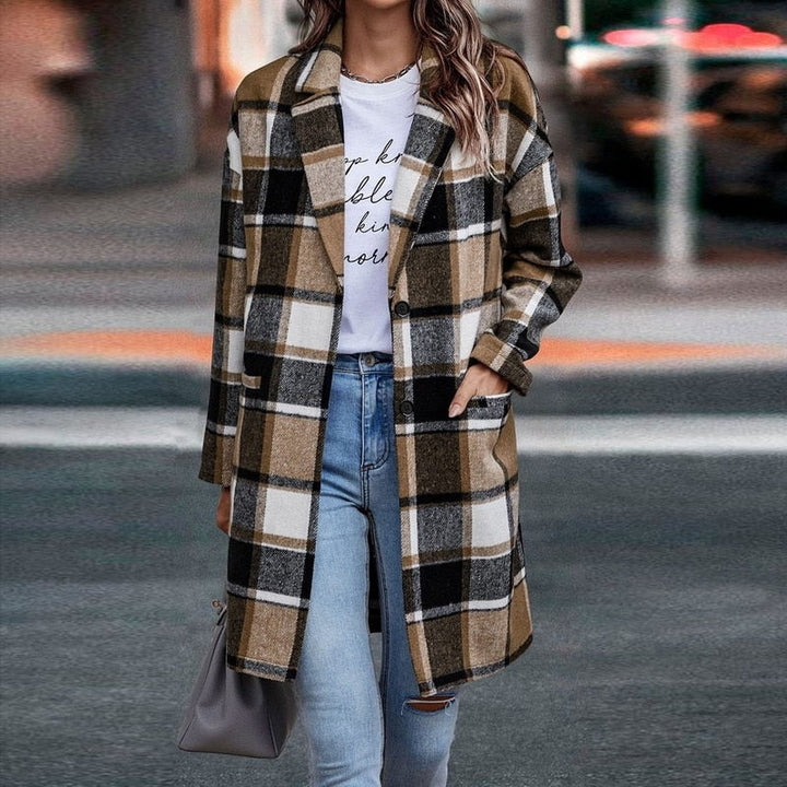 Cozy women's plaid jacket, a comfortable and versatile outerwear option for winter and everyday style.