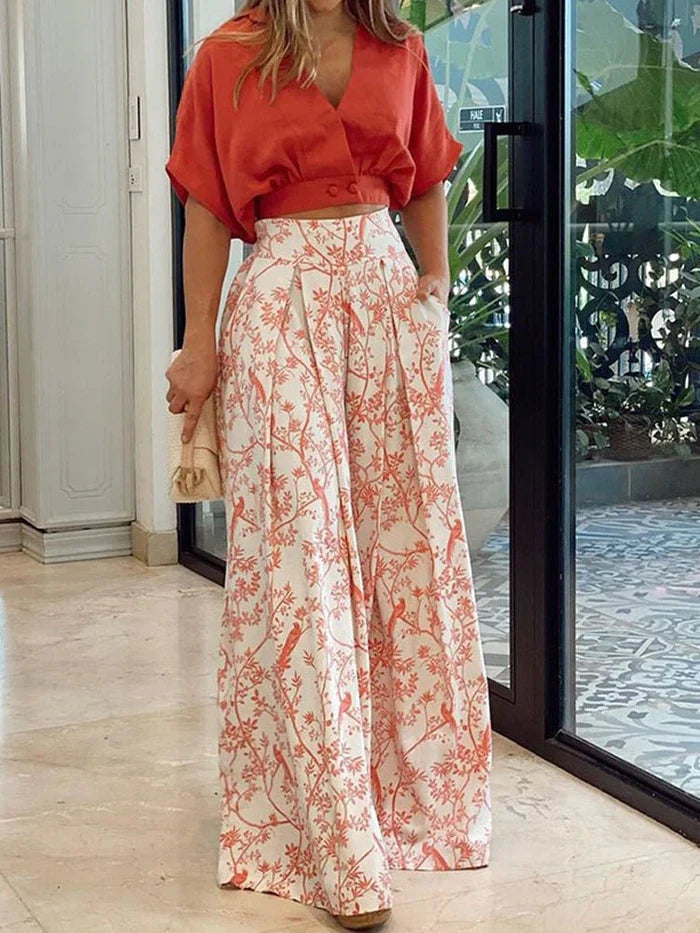 Women's trendy floral two-piece set with wide-leg pants, perfect for summer casual wear or beach outings.