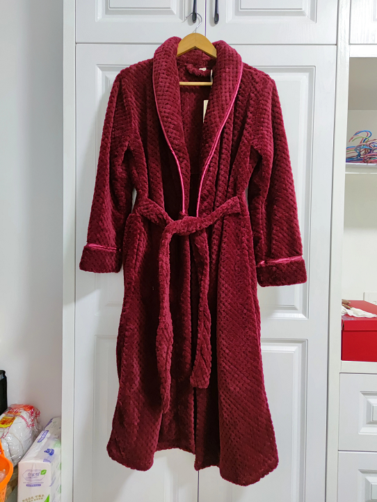 Ultra-soft women's plush bathrobe, a perfect gift for ultimate comfort and elegant home loungewear.
