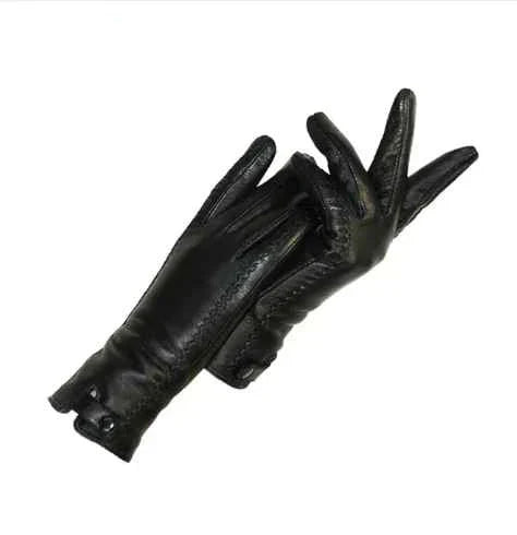 Women's vintage genuine leather gloves, elegant classic style for winter warmth and fashion.